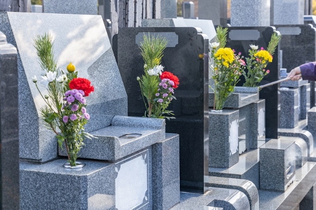Aperta la finestra temporale per l'aggiornamento dei fascicoli delle concessioni cimiteriali di tombe, loculi e cappelle